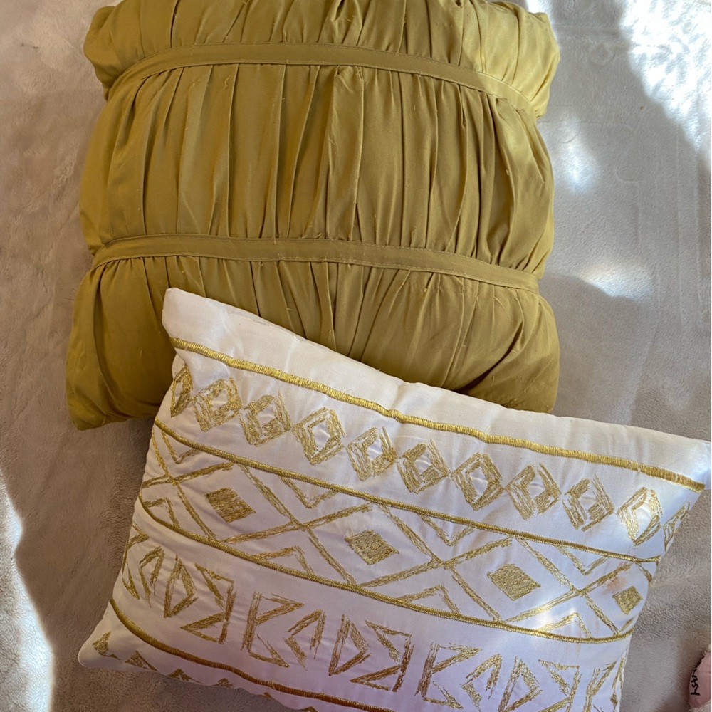 Throw pillows